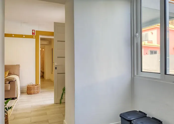 Casa Da Tia Celeste Ii, A In Madeira * 蓬他达维托亚